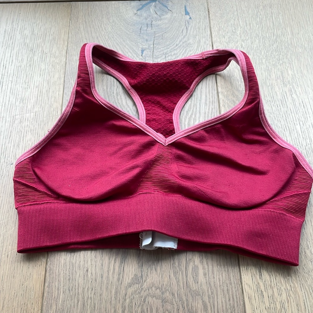 lululemon sports bra in a size 0